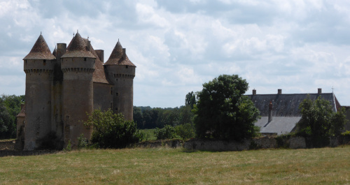 forteresse de Sarzay