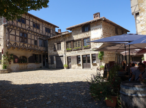 Pérouges
