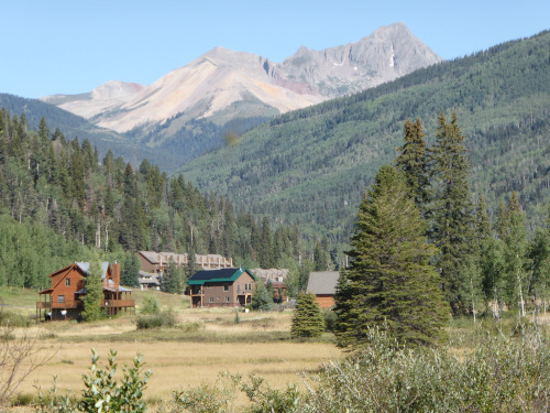 résurgence d'eau chaude
