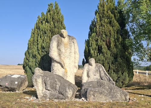 >monument 
	  à la glore des services de santé des armées française et américaine